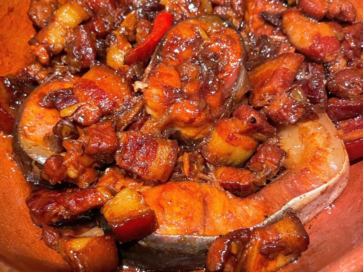 Cá bông lau kho thịt