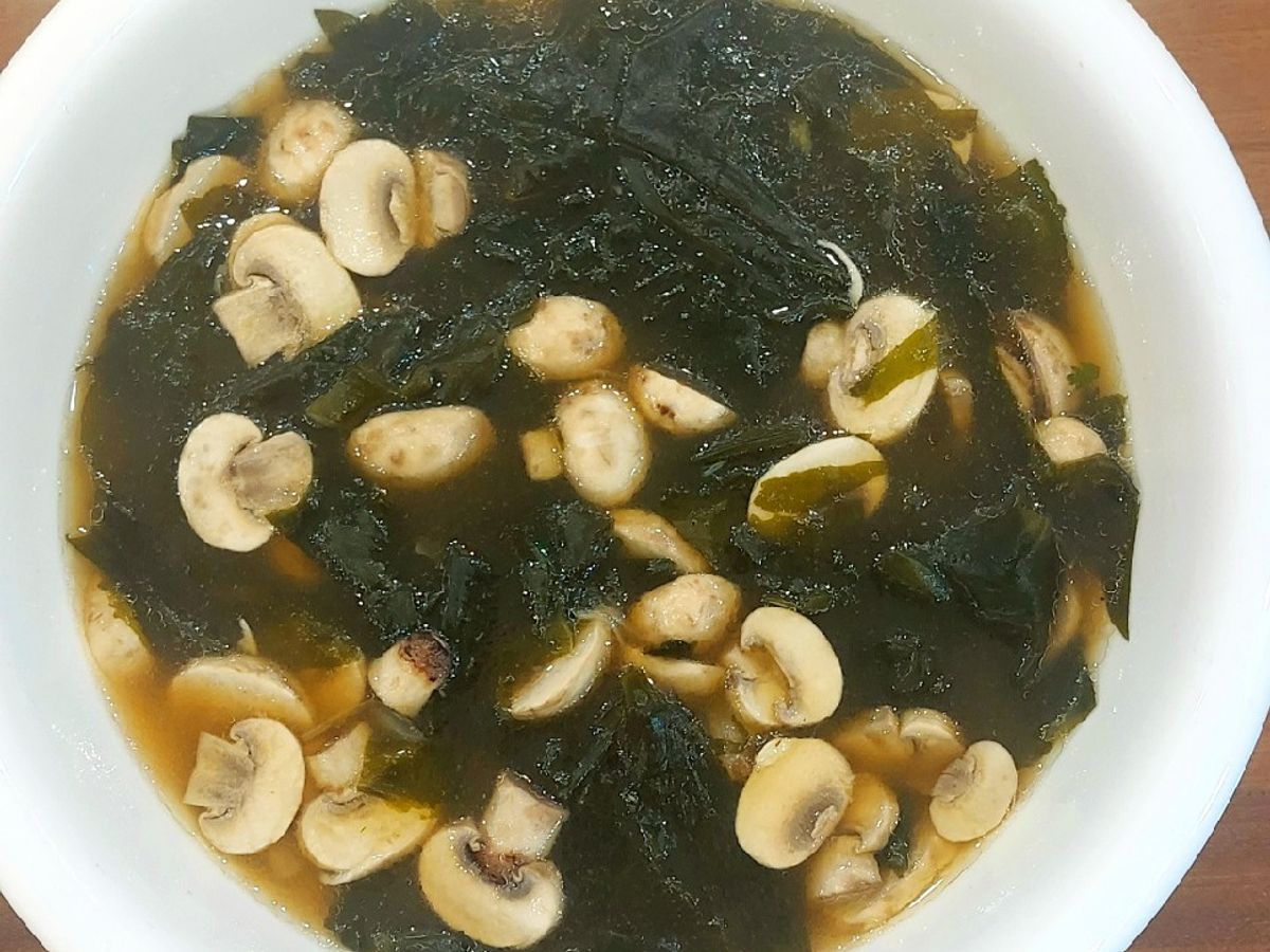Canh miso rong biển, nấm mỡ
