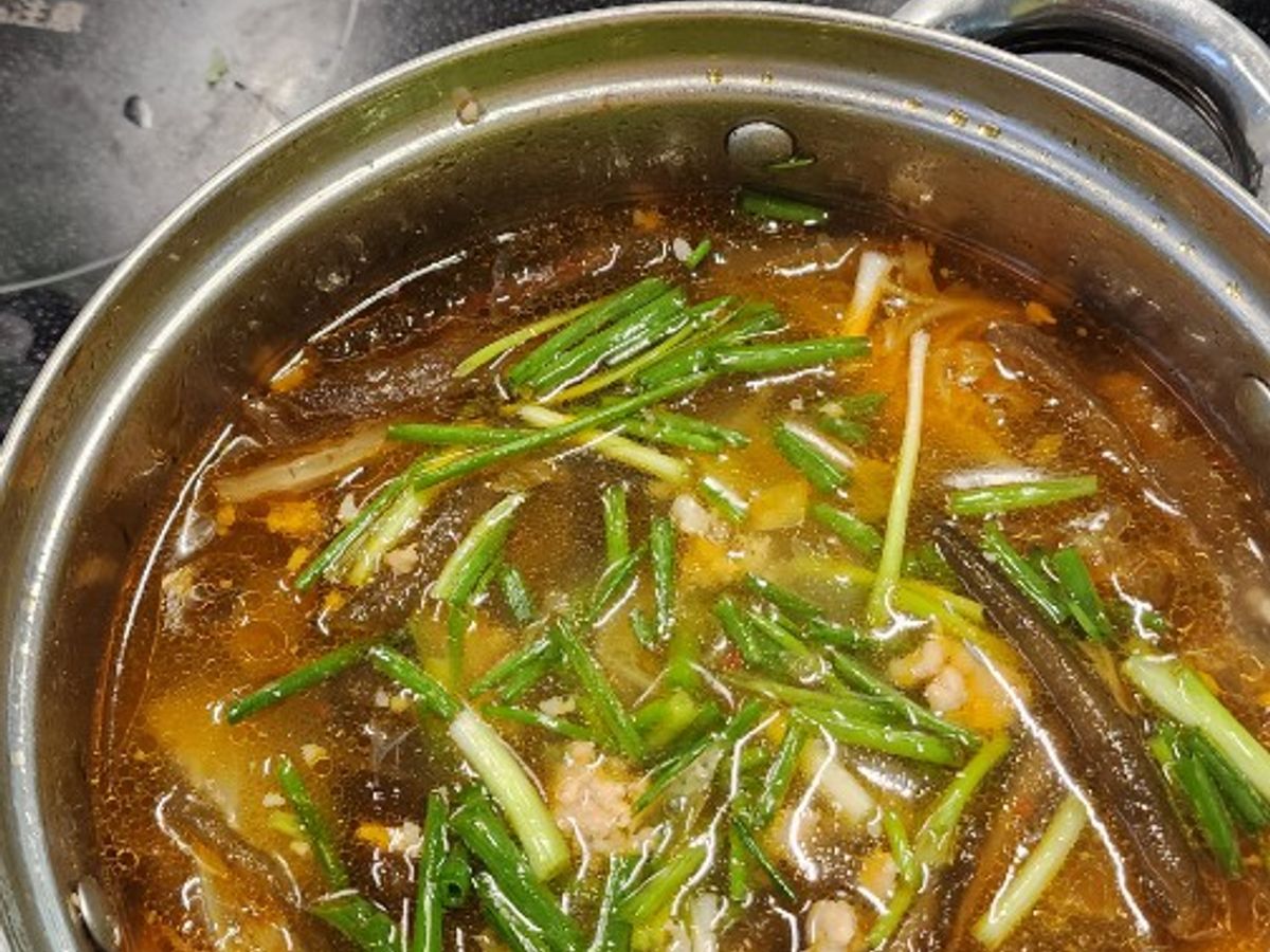 Canh kim chi tảo xoắn thịt bằm