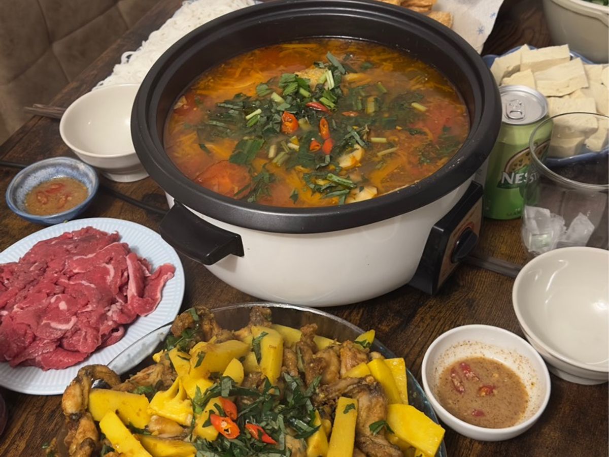 Lẩu ếch măng cay