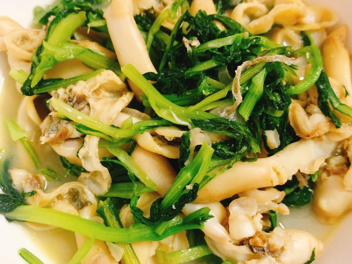 Ốc móng tay xào rau cải