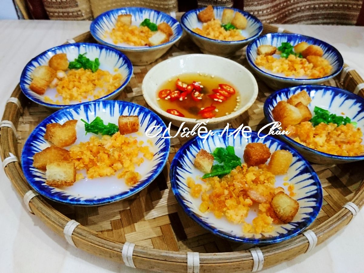 Bánh bèo tôm chấy Huế