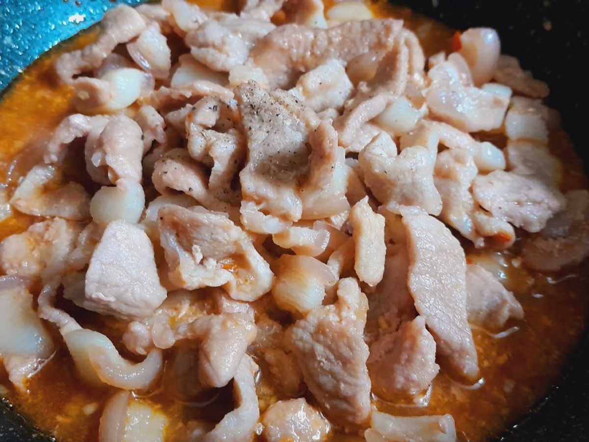 Thịt rim nước mắm tỏi ớt
