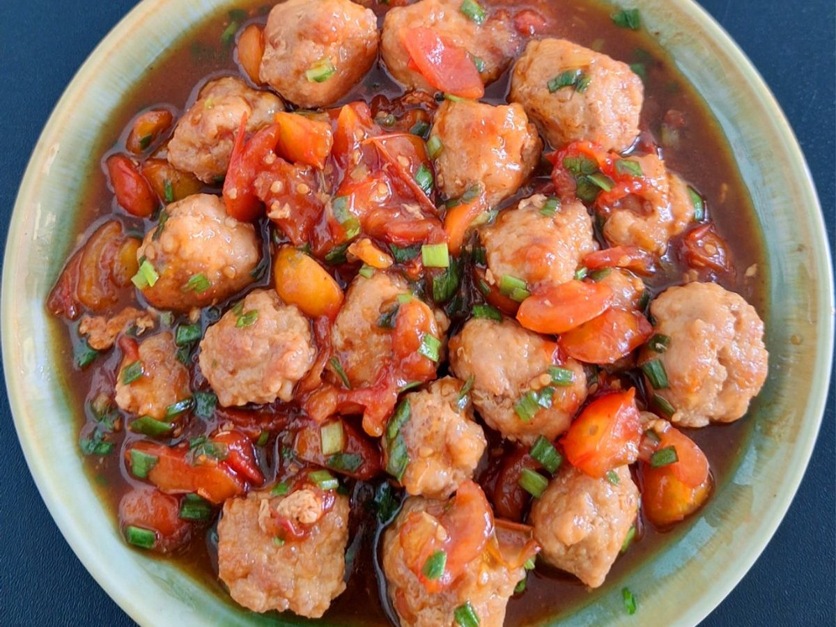 Thịt băm viên sốt cà chua