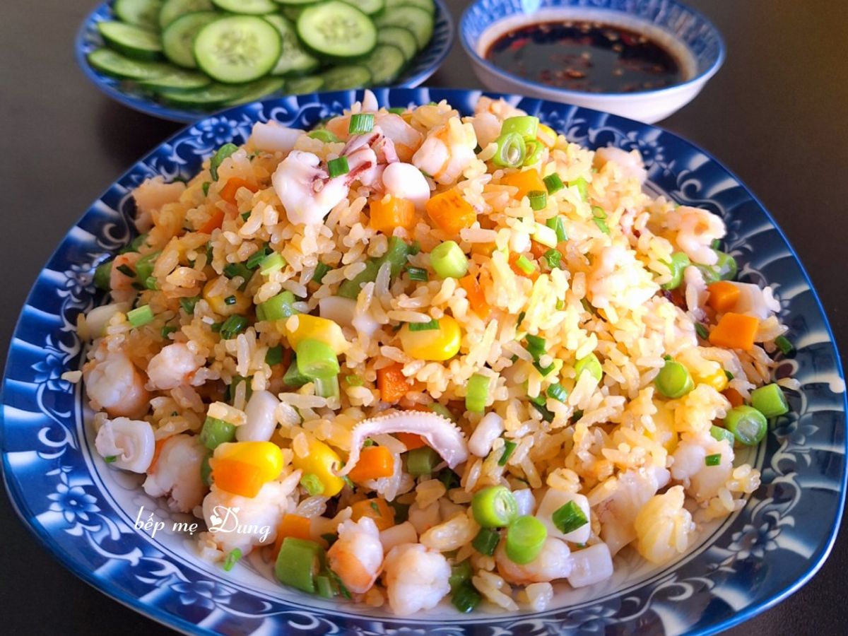 Cơm chiên hải sản
