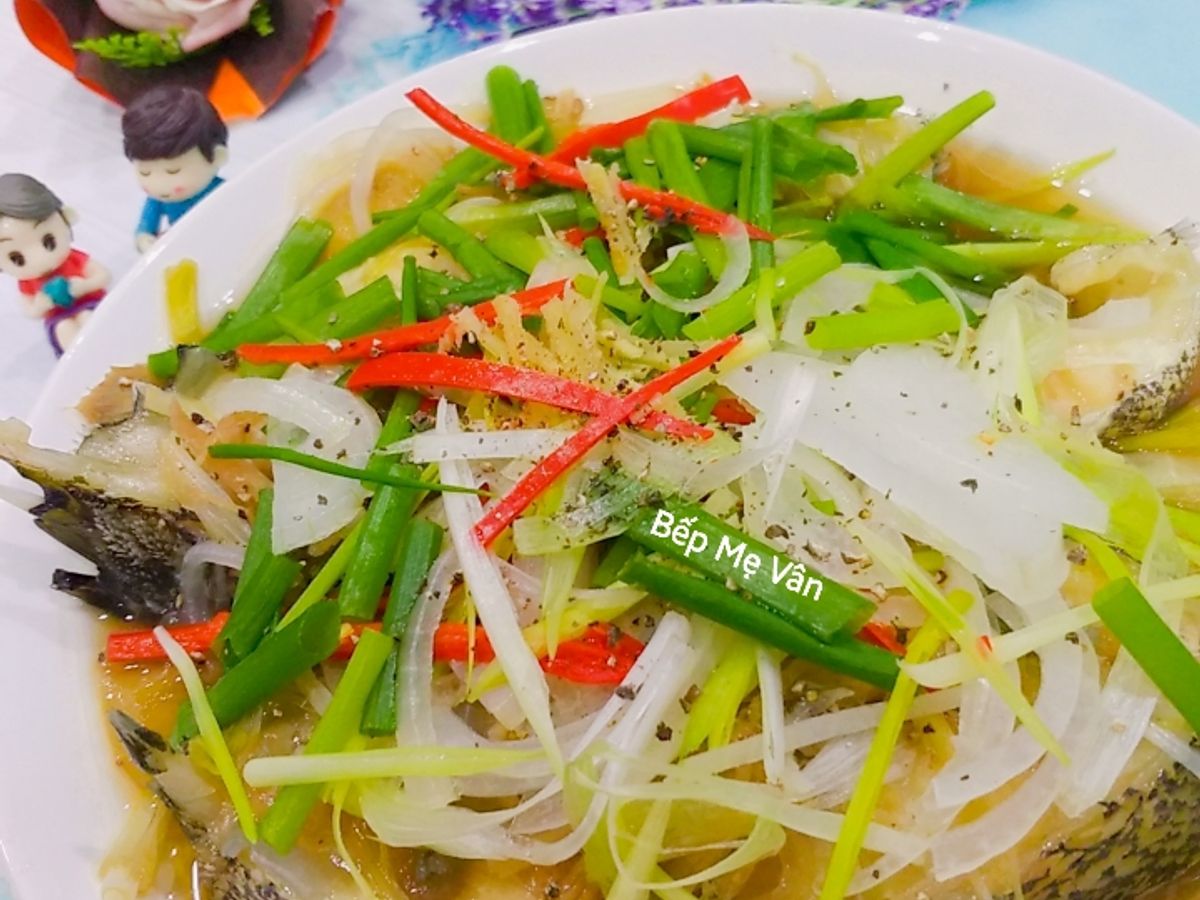 Cá mú hấp hành,gừng,xì dầu và dầu hào