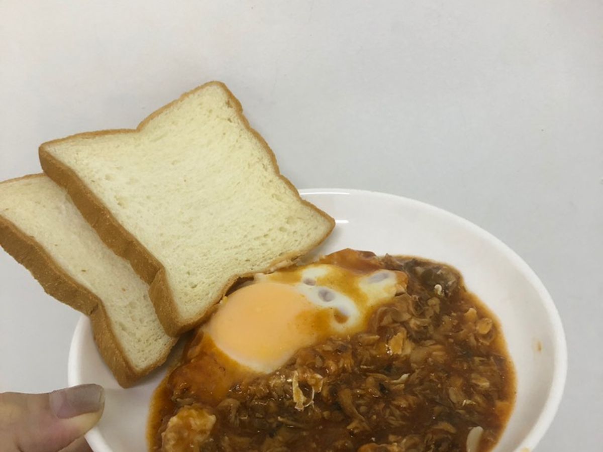Sandwich cá ngừ ốp la