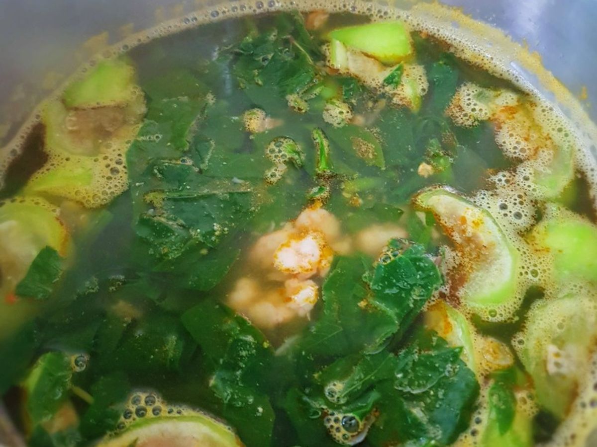 Canh mồng tơi, mướp nấu tôm