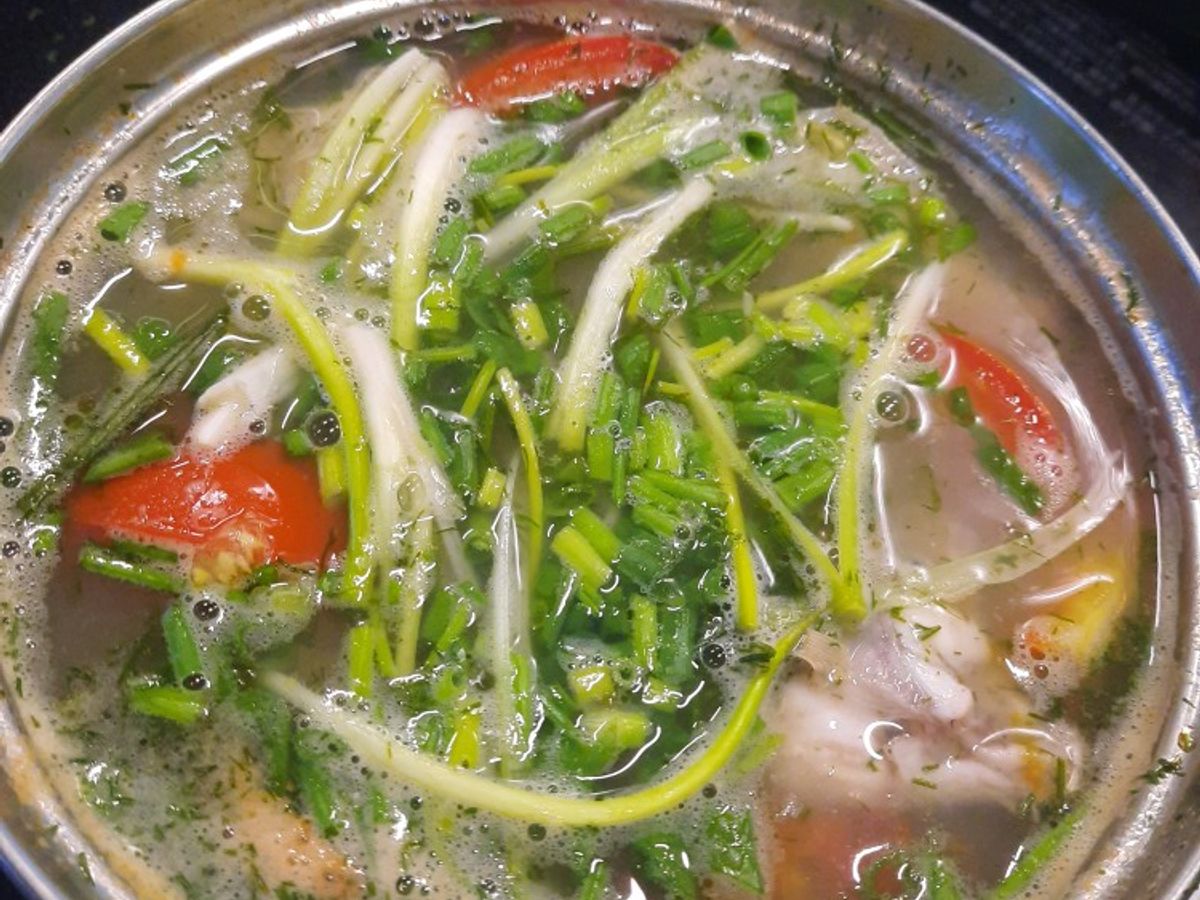 Canh cá bò thả chua