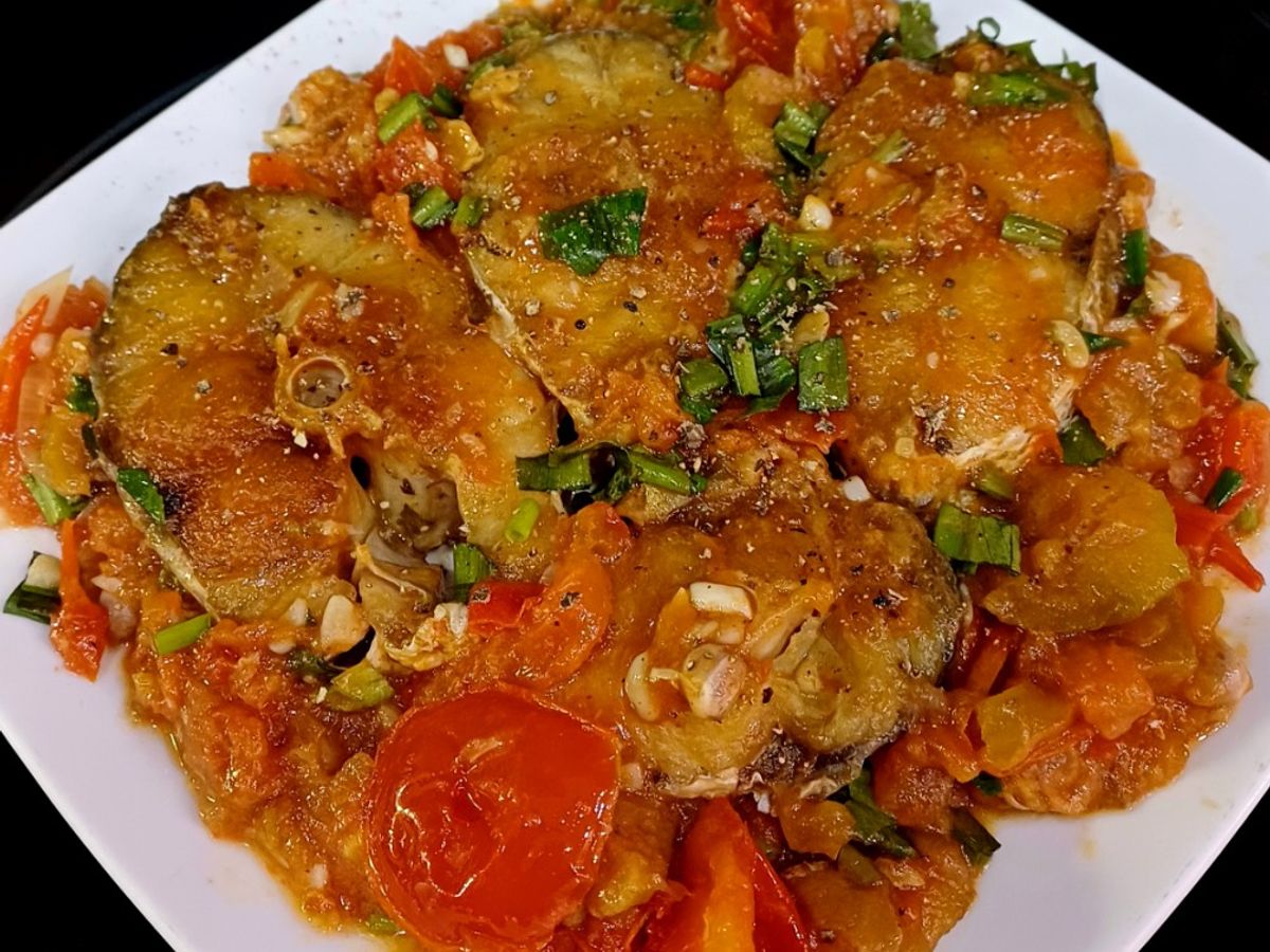 Cá măng (cá nhồng) sốt cà