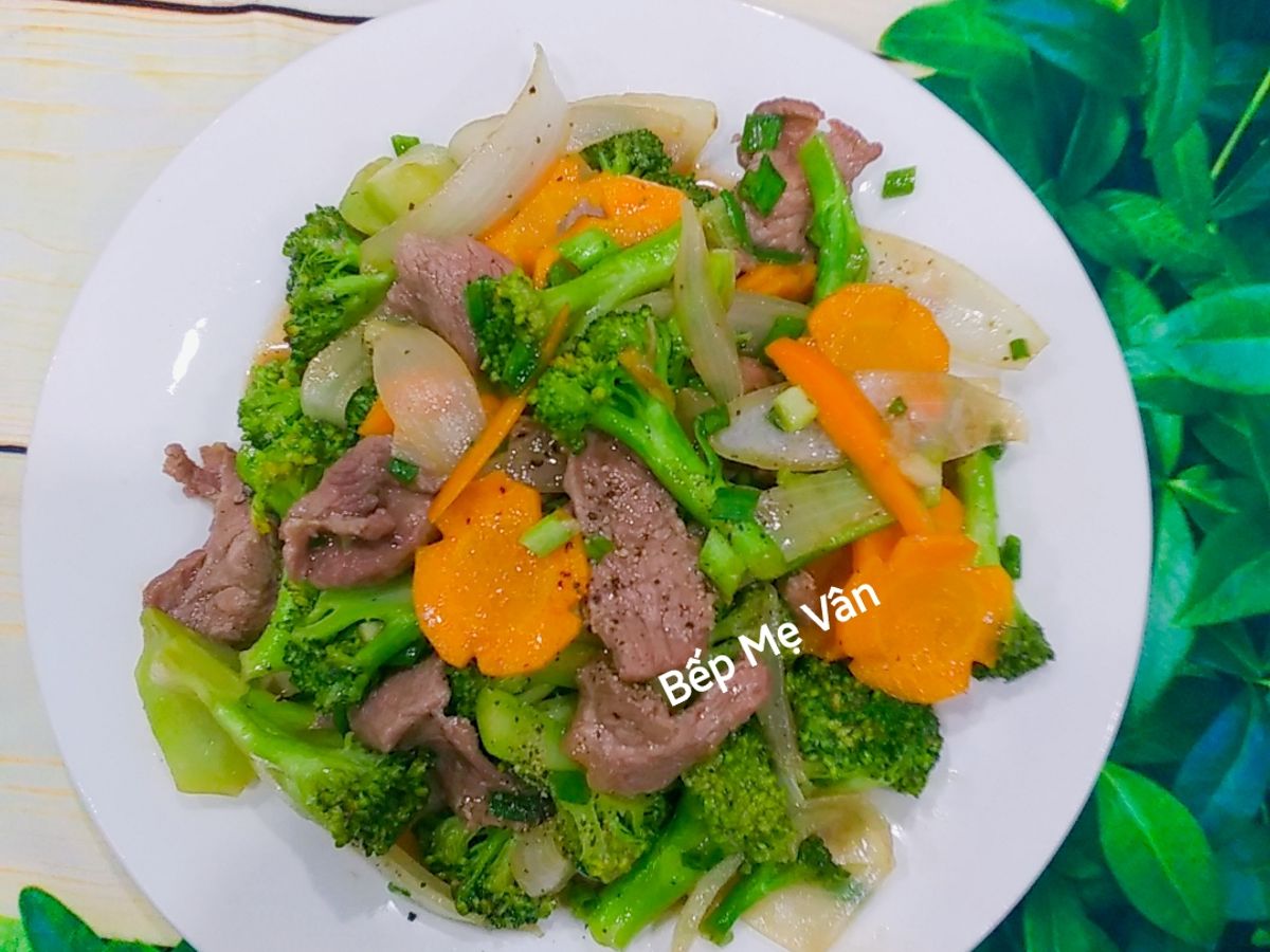 Thịt bò xào súp lơ xanh