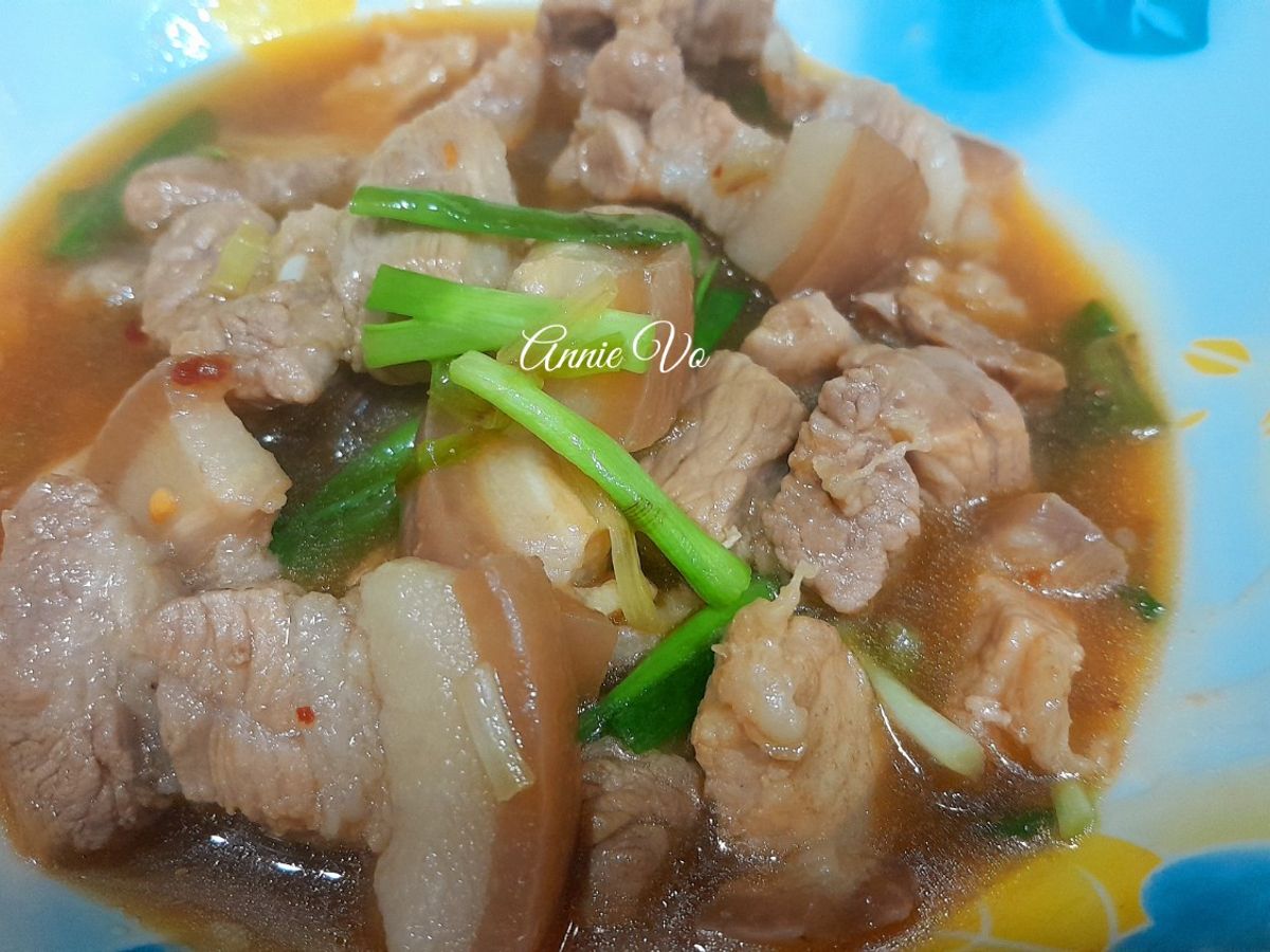 Thịt rang hành và cách trữ hành lá được lâu