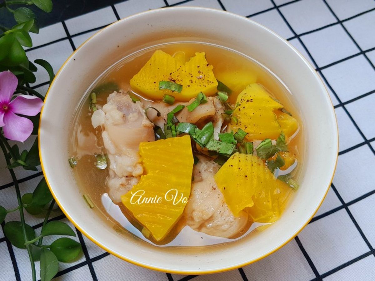 Canh đu đủ hầm giò heo