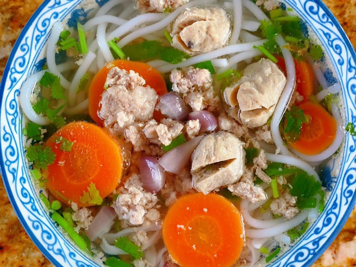 Bún thịt bằm, bò viên