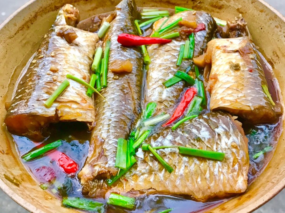 Cá đối kho hành ớt