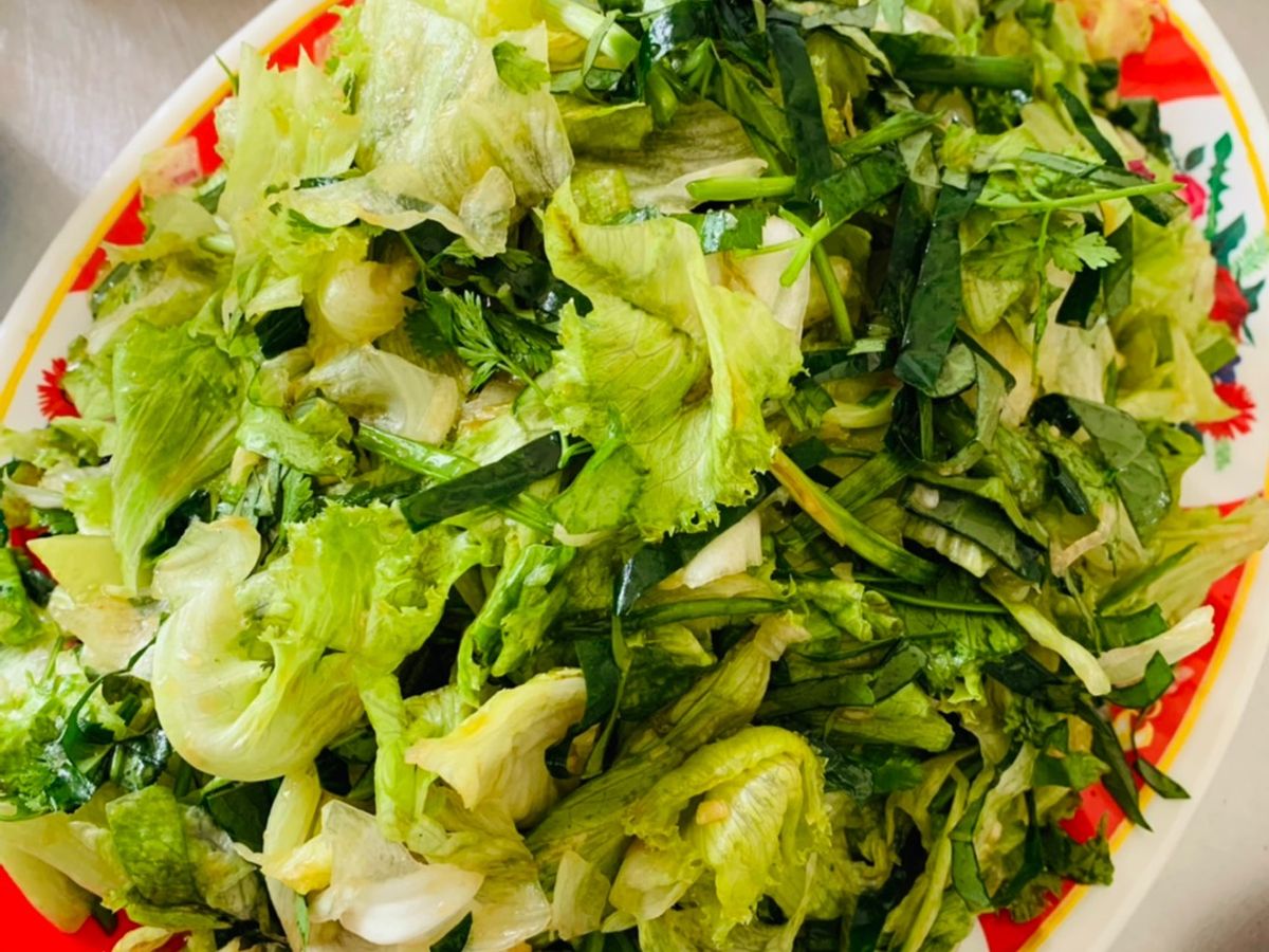 Vào bếp cùng con: salad rau hỗn hợp