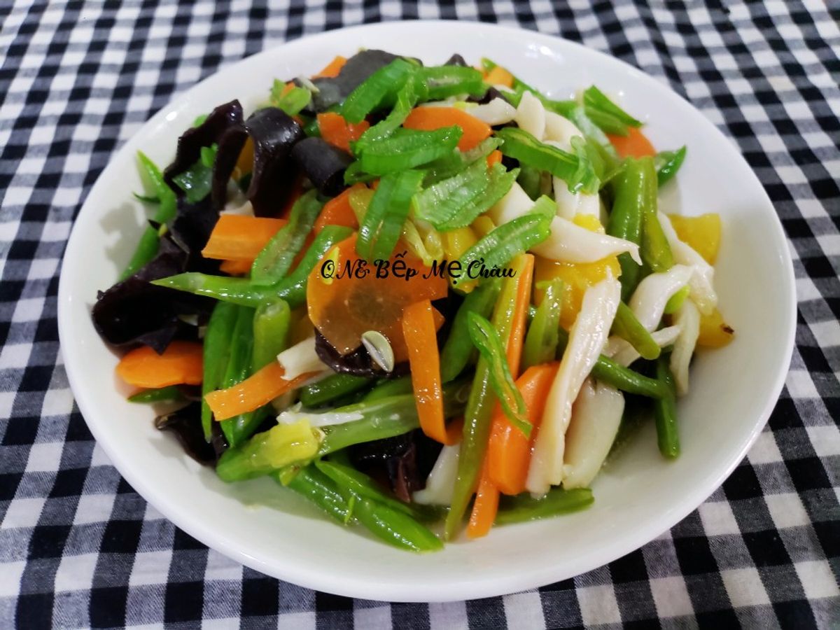 Chân nấm xào ngũ sắc