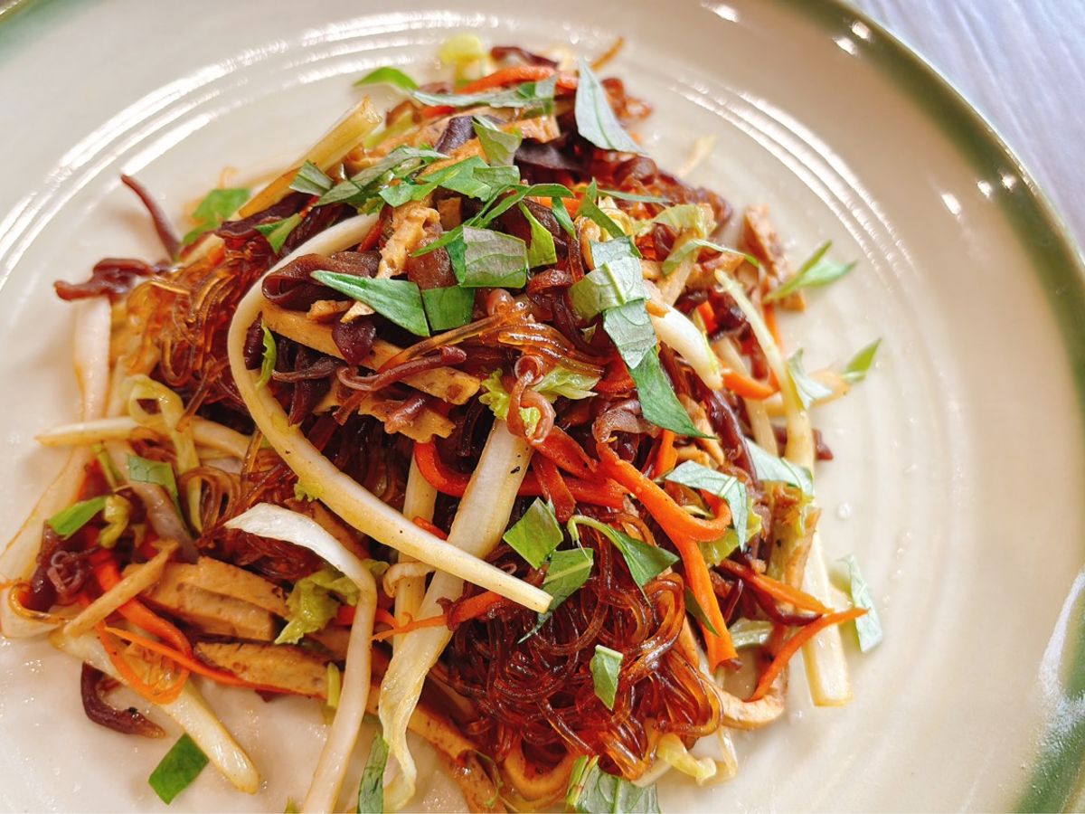 Miến xào rau nấm thanh nhẹ