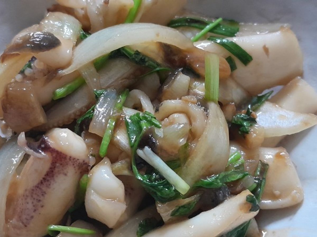 Mực xào hành tây