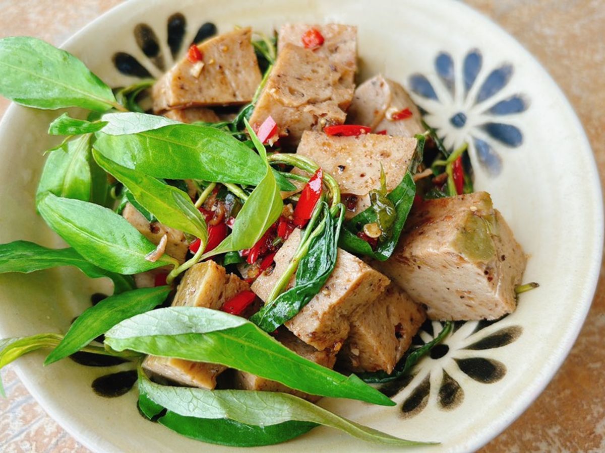 Chả chay rim tiêu rau răm