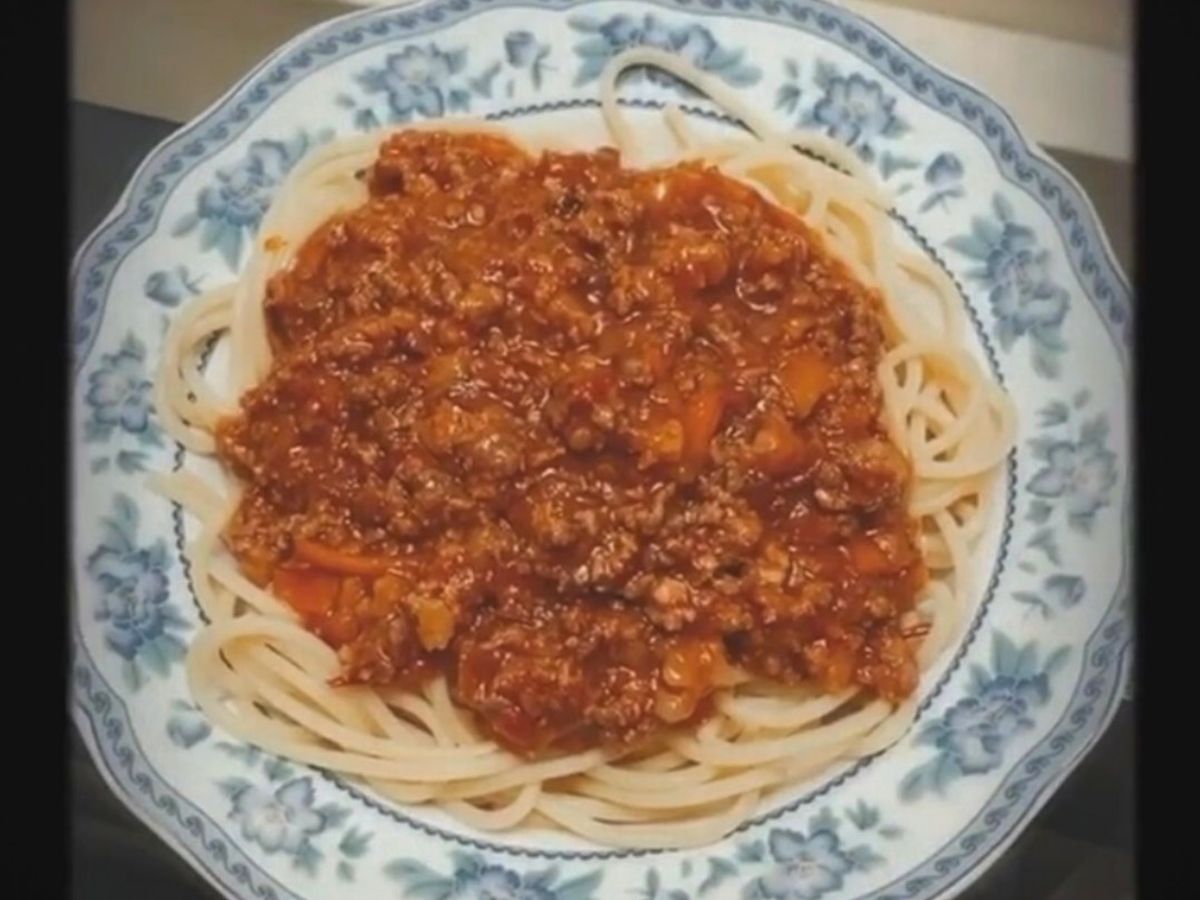 Mì ý - mì spaghetti sốt bò bằm
