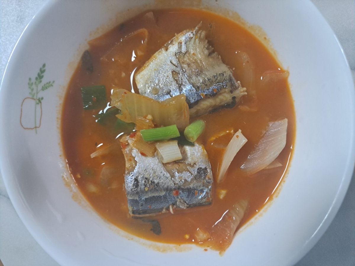 Canh kim chi cá thu đao
