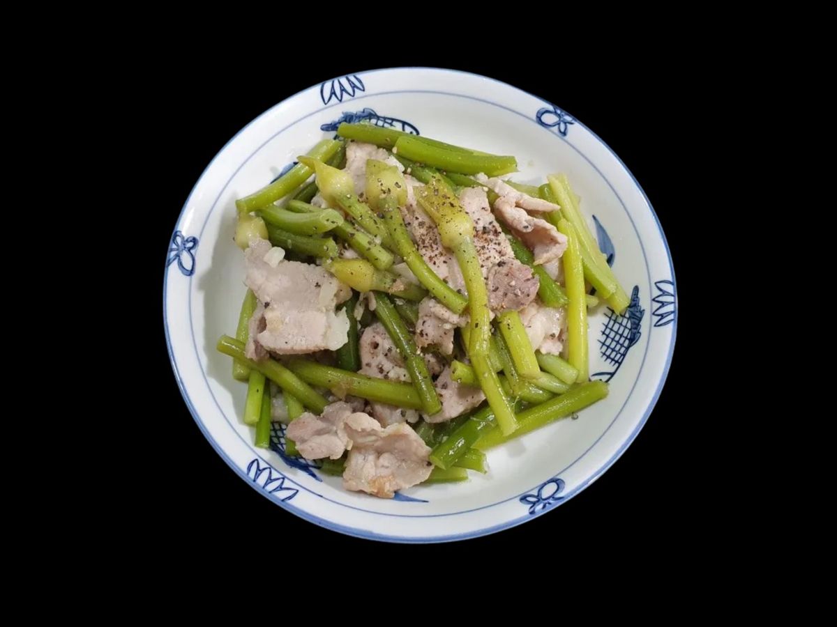 SP.0691 - Thăn Heo Xào Ngồng Tỏi