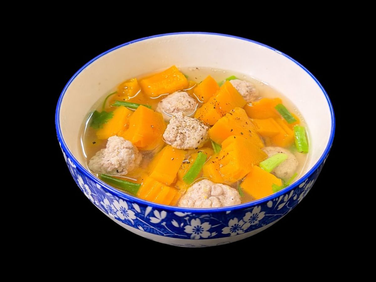 SP.1037 - Canh Bí Đỏ Thịt Viên