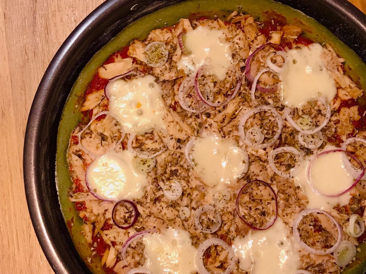 Pizza Cá Ngừ Hộp & Mozzarella Tươi