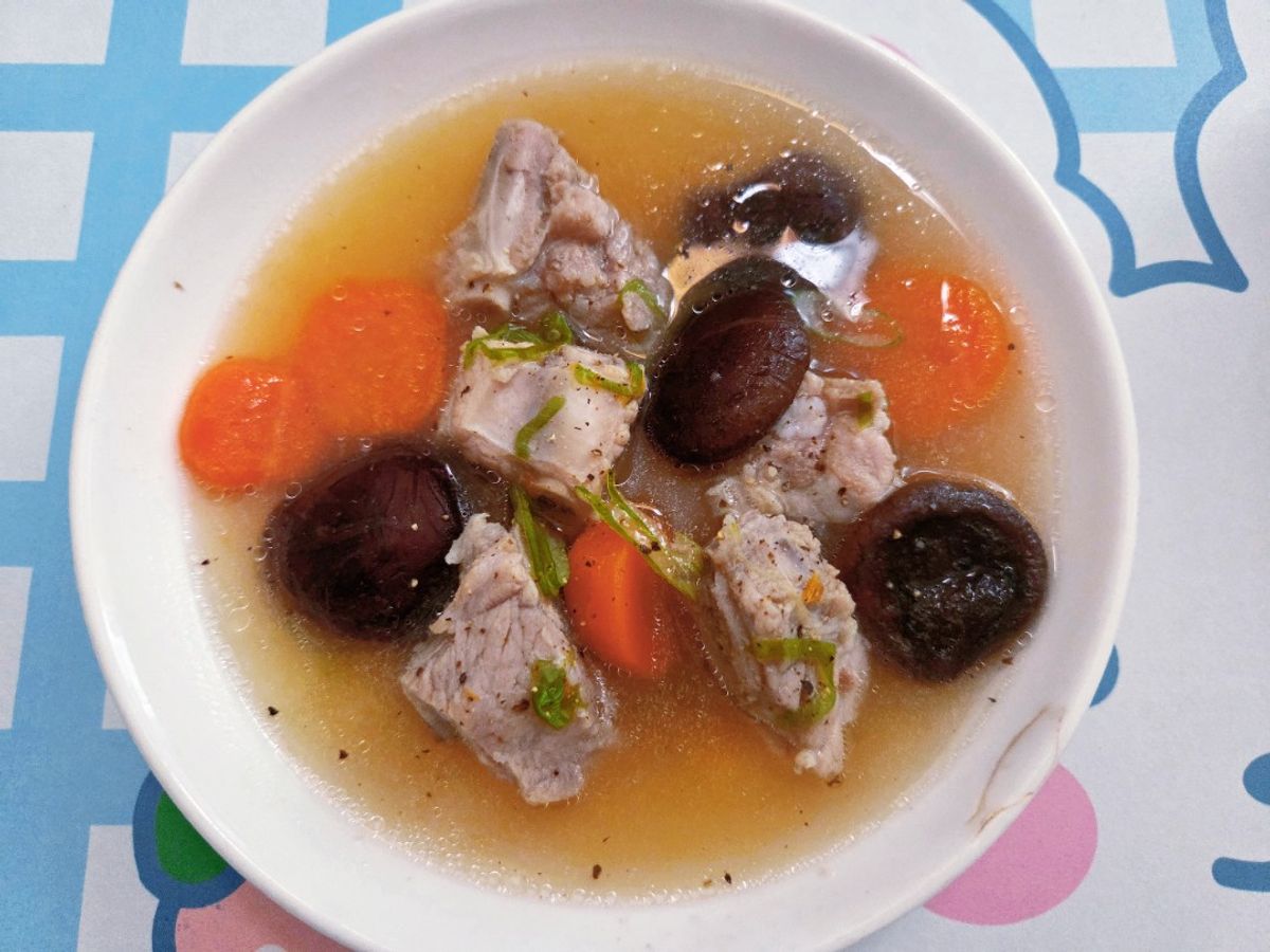Sườn heo hầm súp rau củ