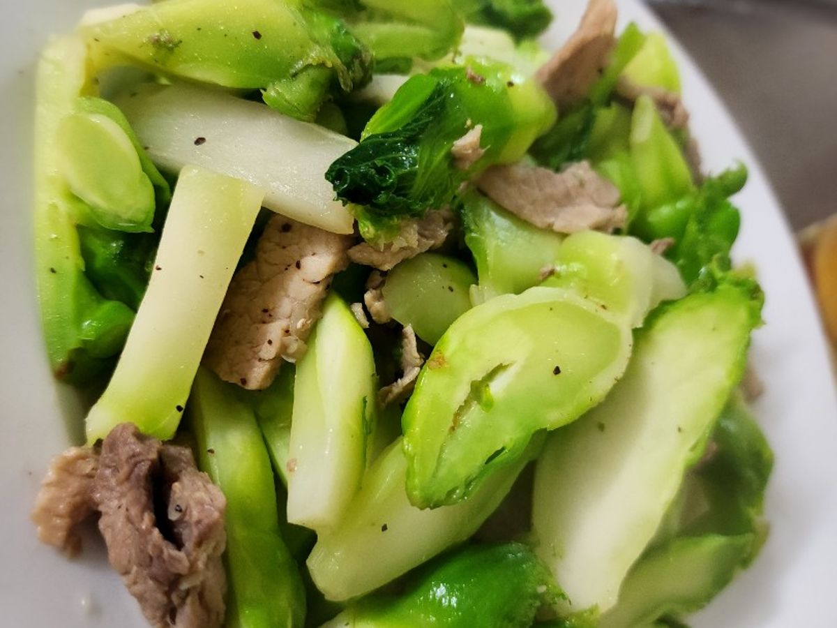 Rau mầm đá xào thịt nạc