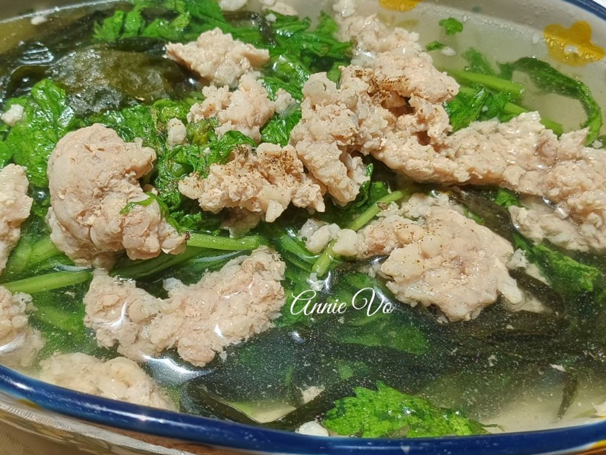 Canh tần ô rong biển nấu thịt