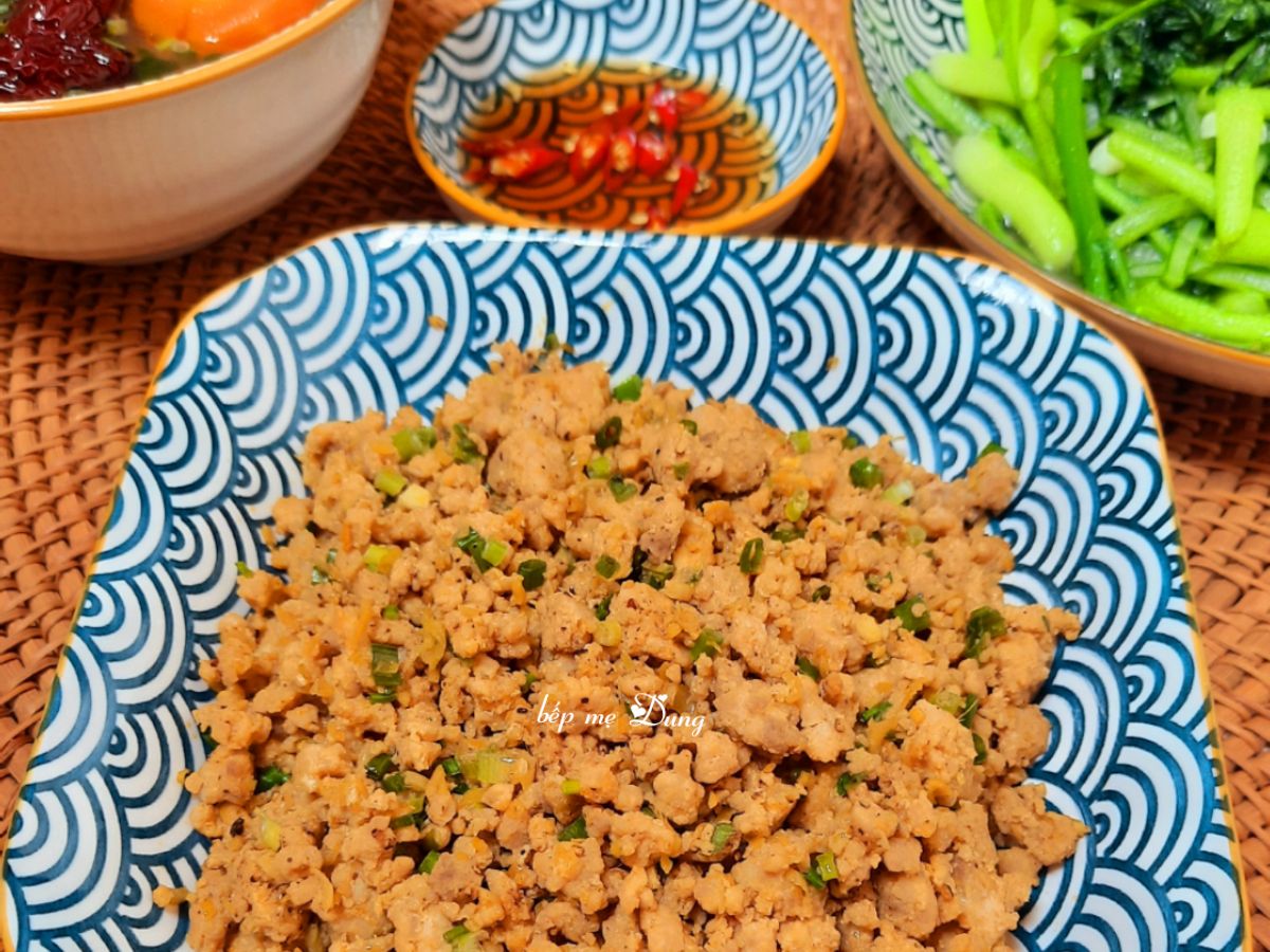Thịt băm rang sả