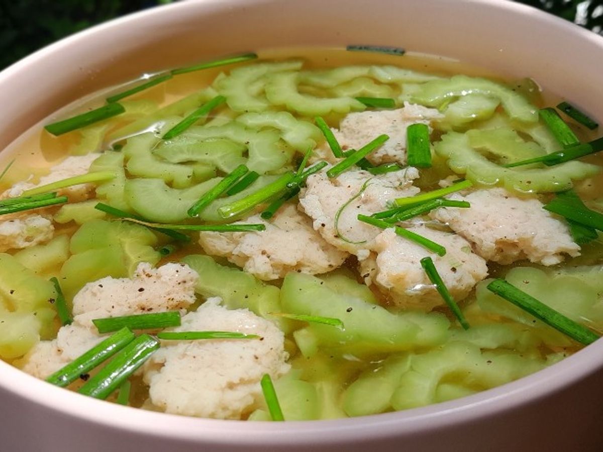 Canh khổ qua cá thác lác