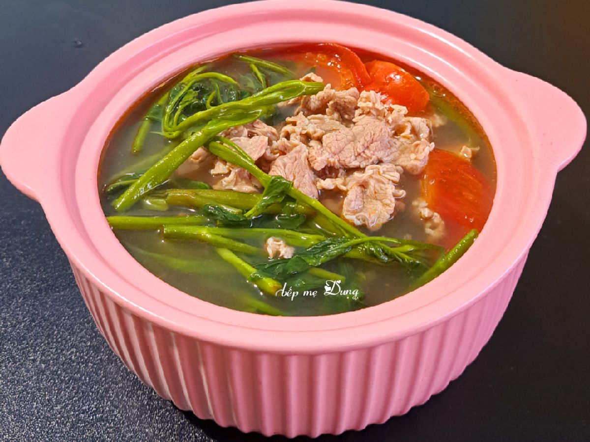 Canh rau muống thịt bò