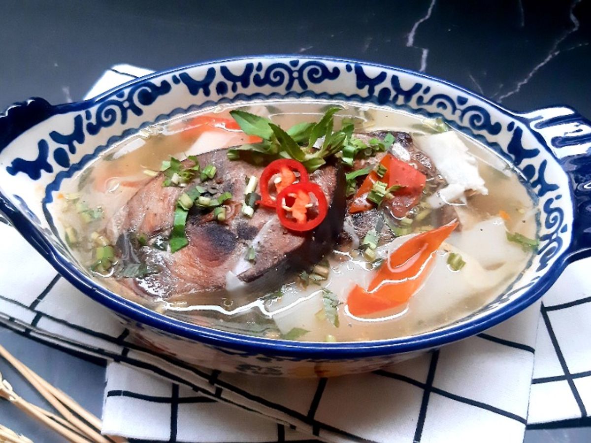 Canh măng chua cá ngừ