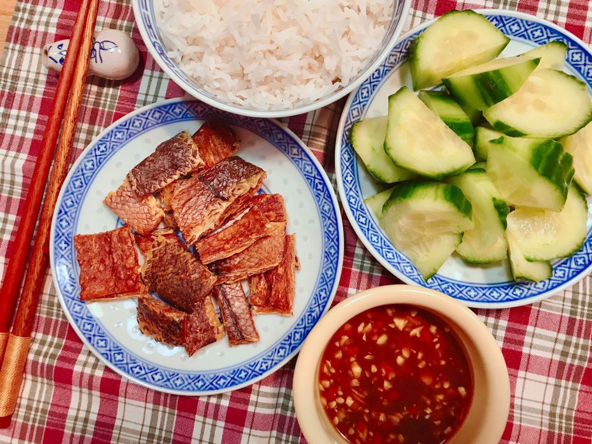 Khô Cá Haddock (Cá Tuyết Chấm Đen) Chiên Giòn Chấm Mắm Me