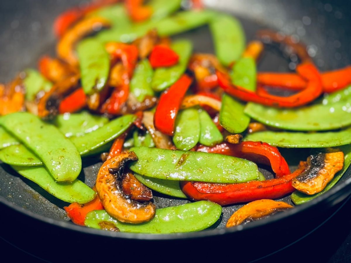 🌱 Nấm Xào Đậu Hà Lan & Ớt Chuông Đỏ
