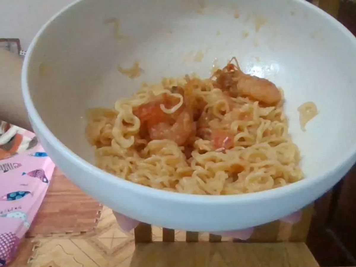 Mì tôm sốt kem
