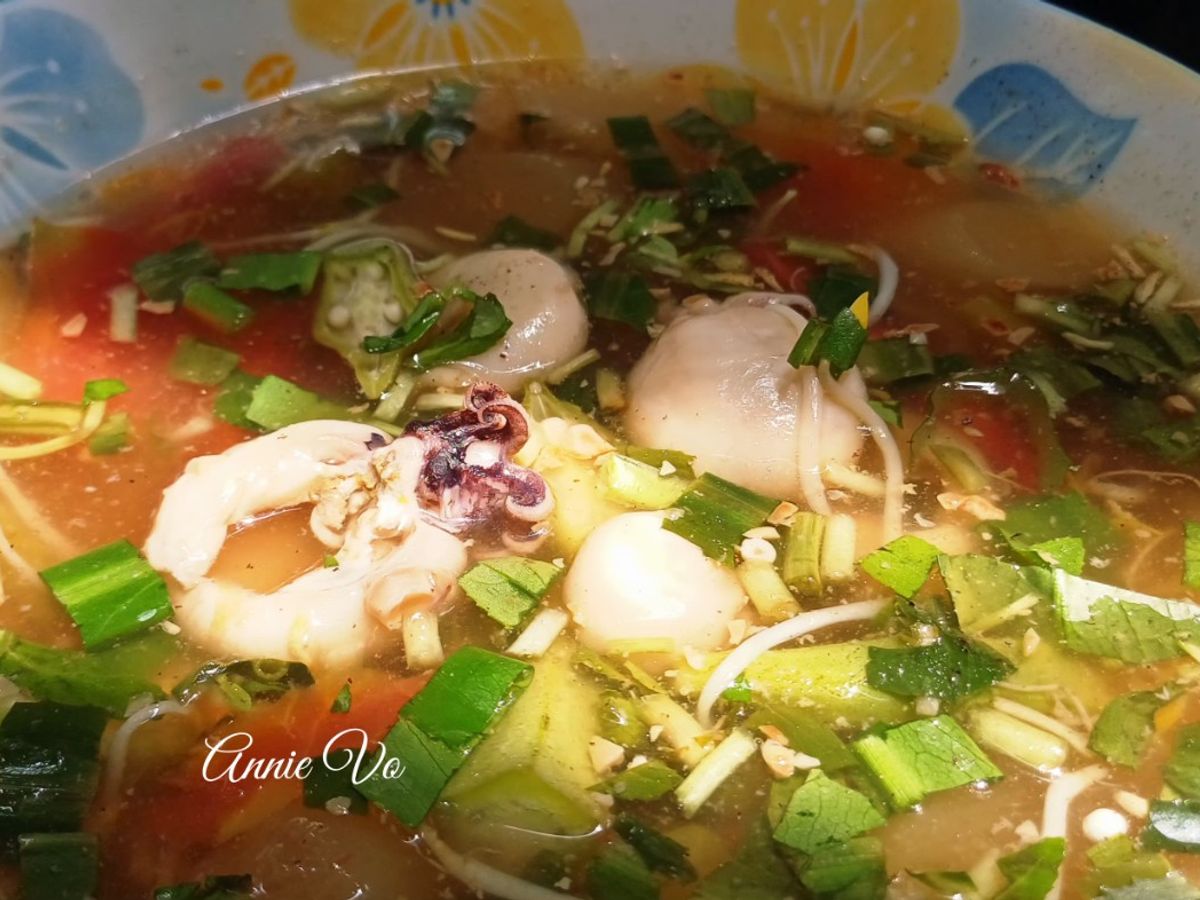 Canh chua mực
