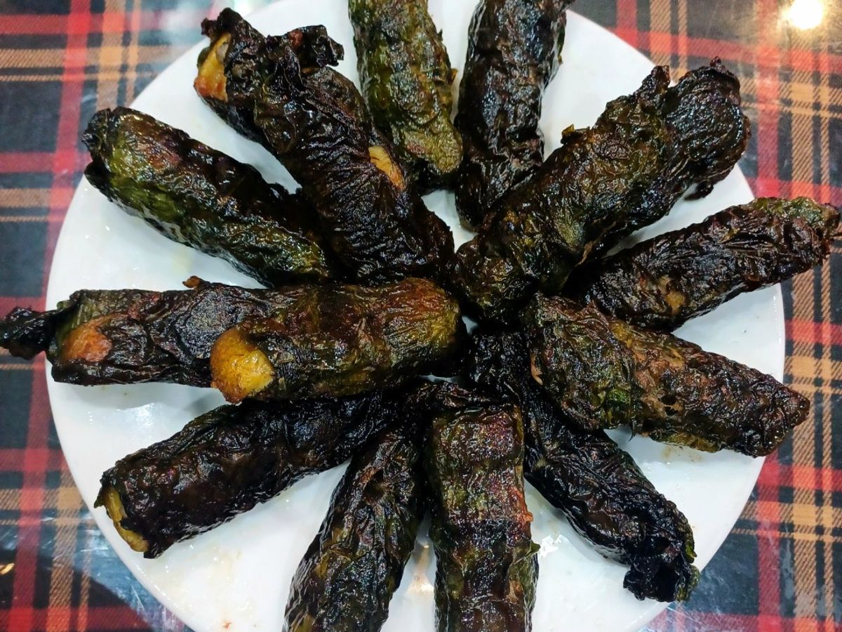Lươn thịt cuộn lá lốt