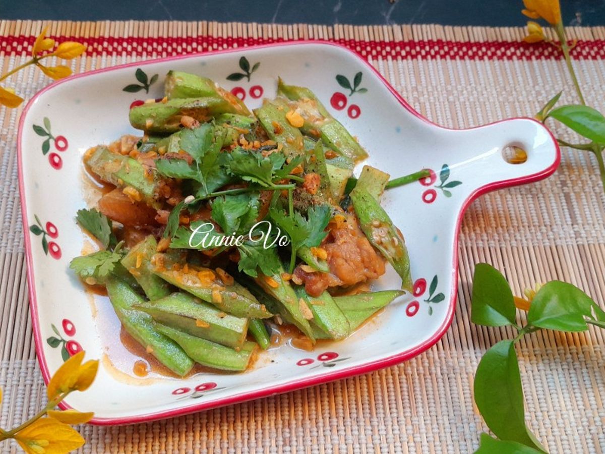 Đậu bắp xào thịt ba rọi