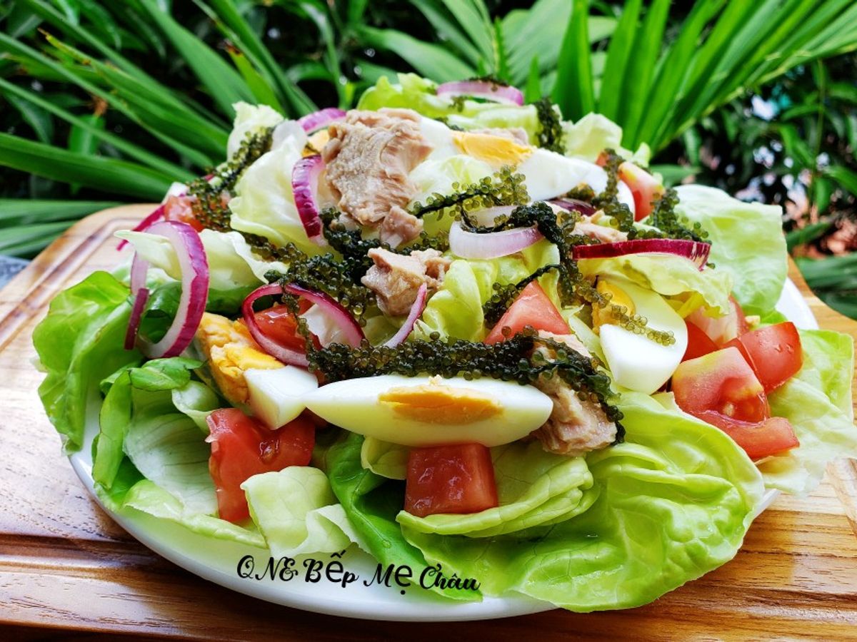 Salad cá ngừ rong nho