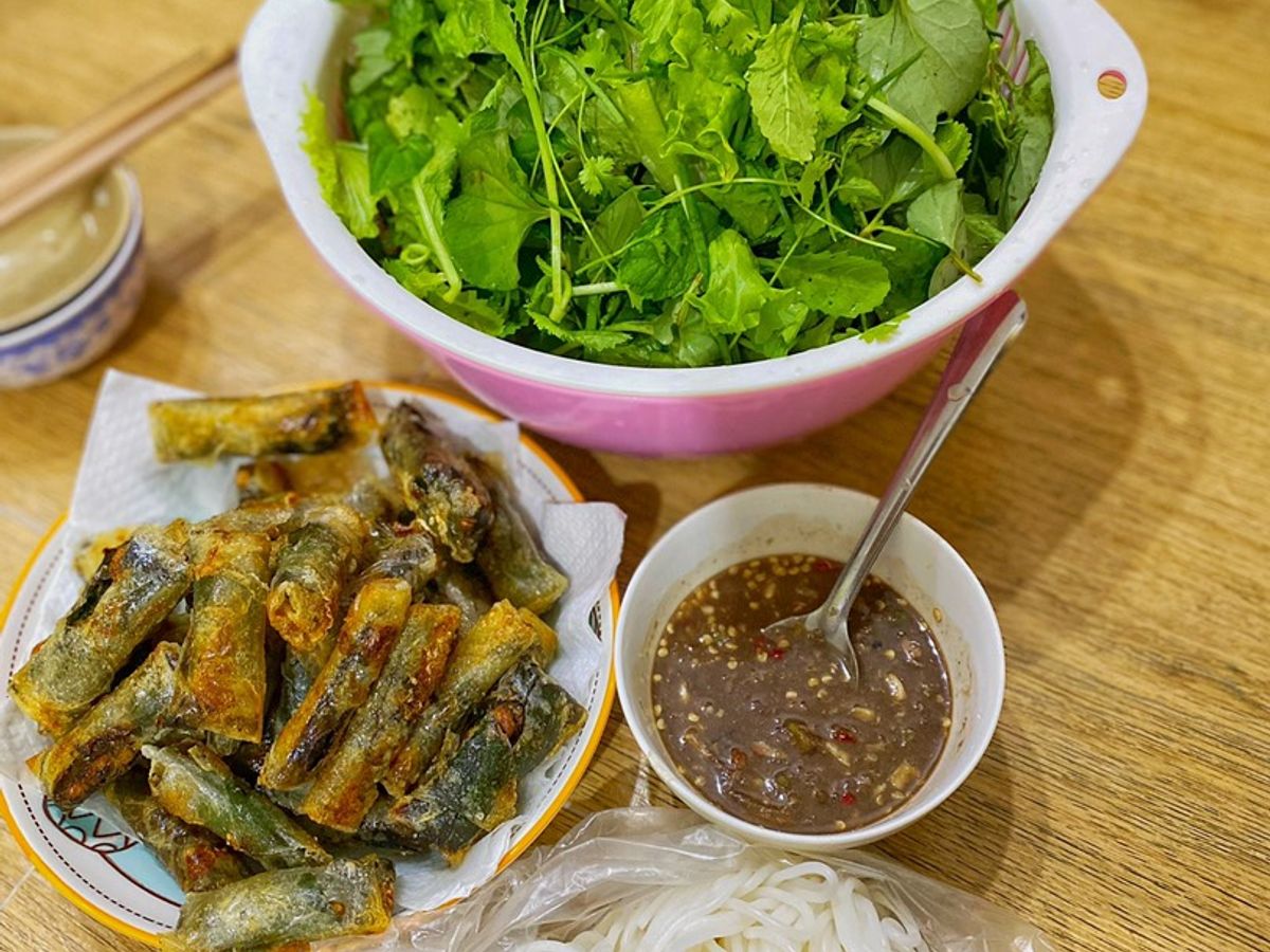 Chả Giò Cá Cuốn Bánh Tráng Chấm Mắm Cái