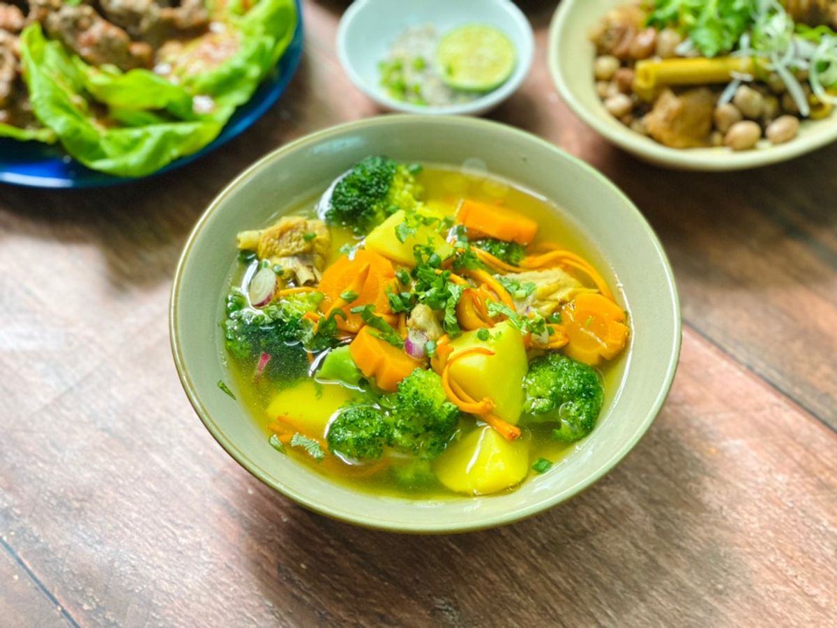 Canh Bông Cải Xanh Nấm Đông Trùng Hạ Thảo