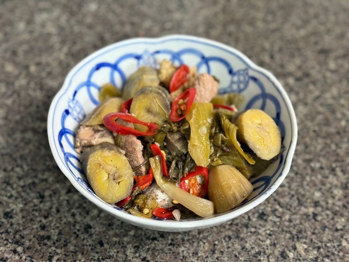 Chuối Cau Xanh Kho Thịt Cá Nục
