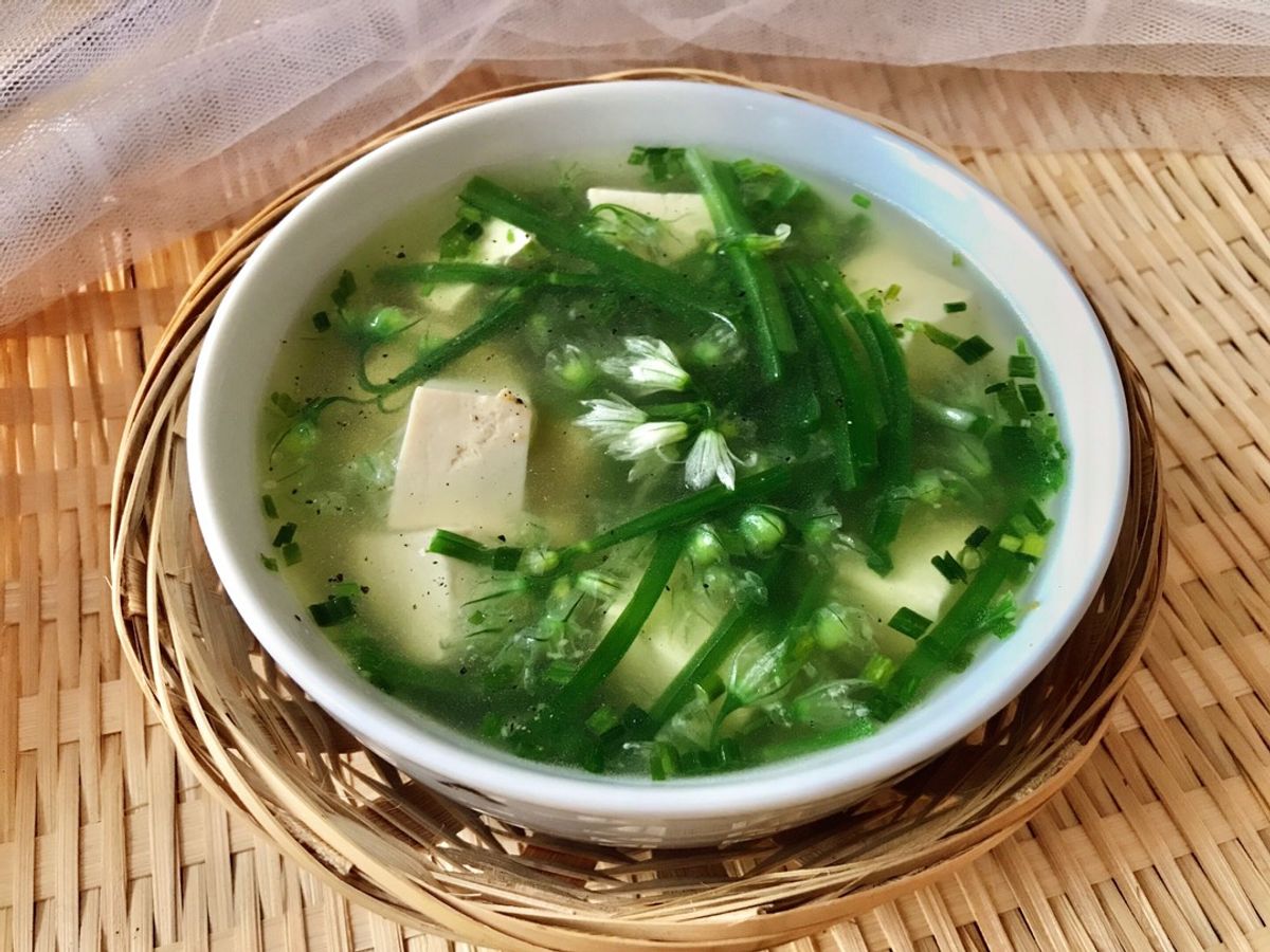 🌱 Canh Đậu Hủ Bông Tỏi Ba Góc (Three-cornered Leek)