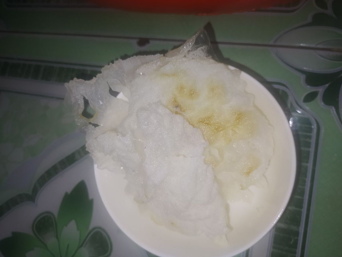 Làm bánh phồng tôm từ bánh tráng cuộn thịt