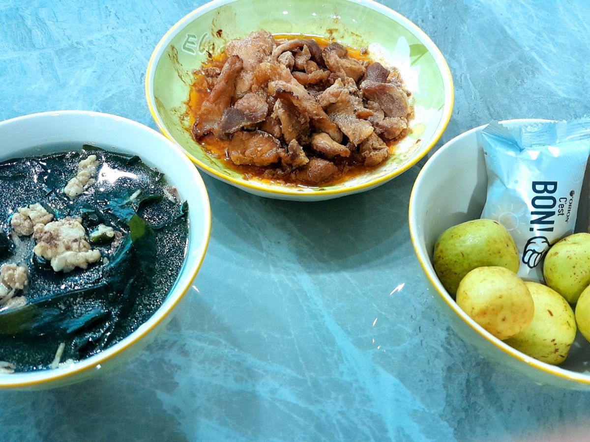 Cơm nhà hai món đơn giản