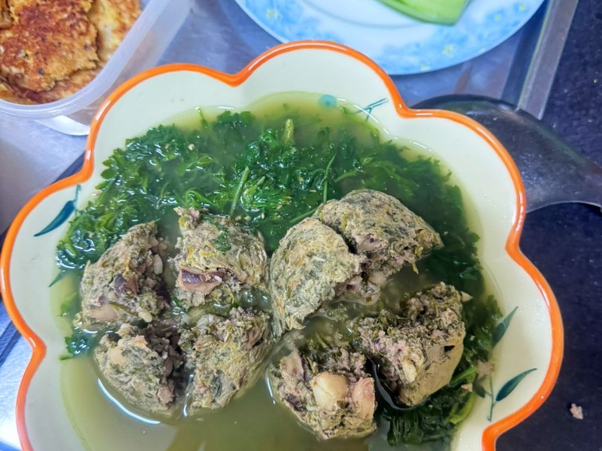 Mọc thịt ngải cứu hầm